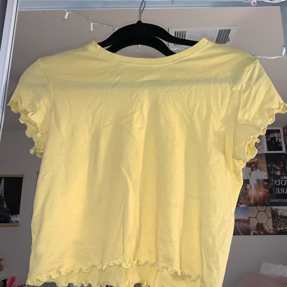 ✭Yellow Scalloped Crop Top